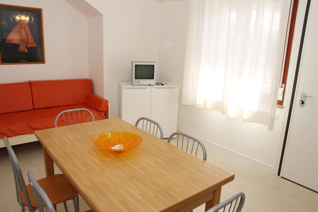 Residence Equilio Family Apartments Lido di Jesolo Phòng bức ảnh